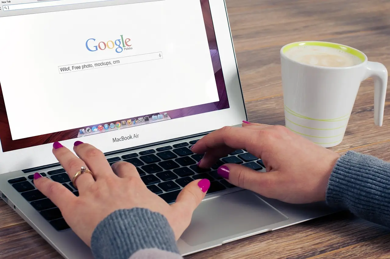 EU antitrust regulators quiz publishers on Google's AI search opt-out - TradingView