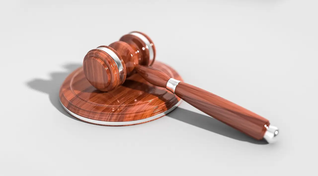Judge rules that Google ‘is a monopolist’ in US antitrust case - The Verge