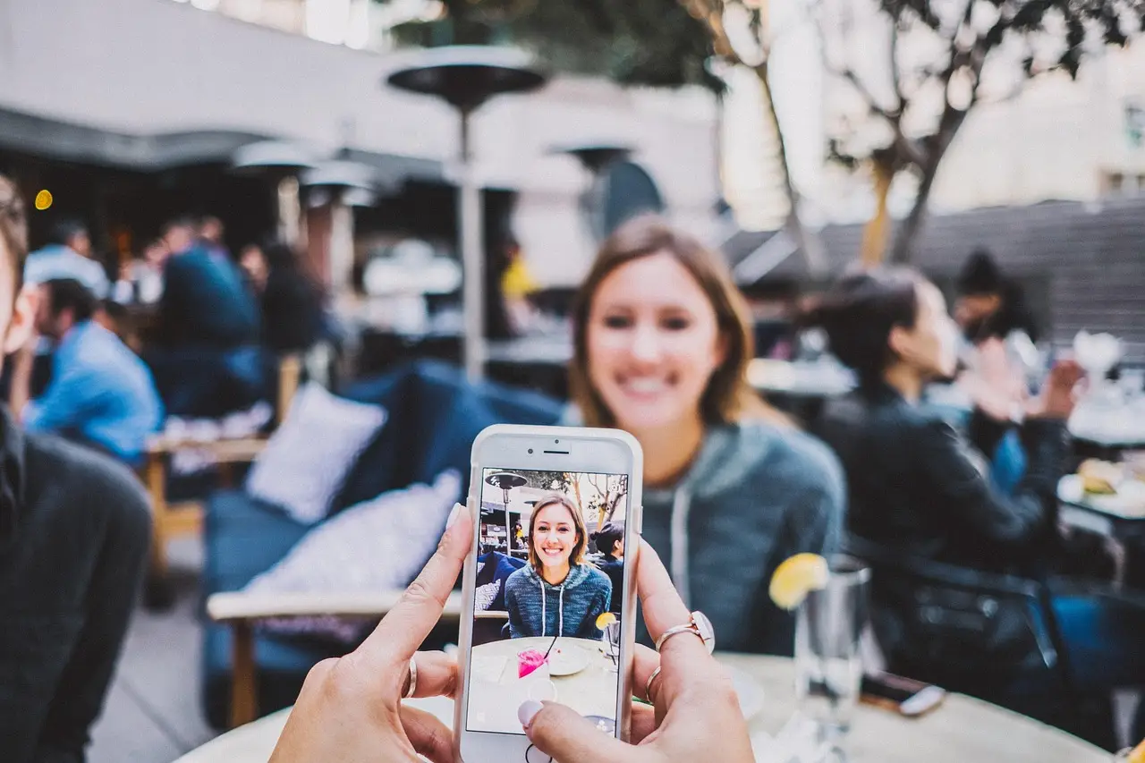 Google Business Profiles AI-Powered Messaging Expands