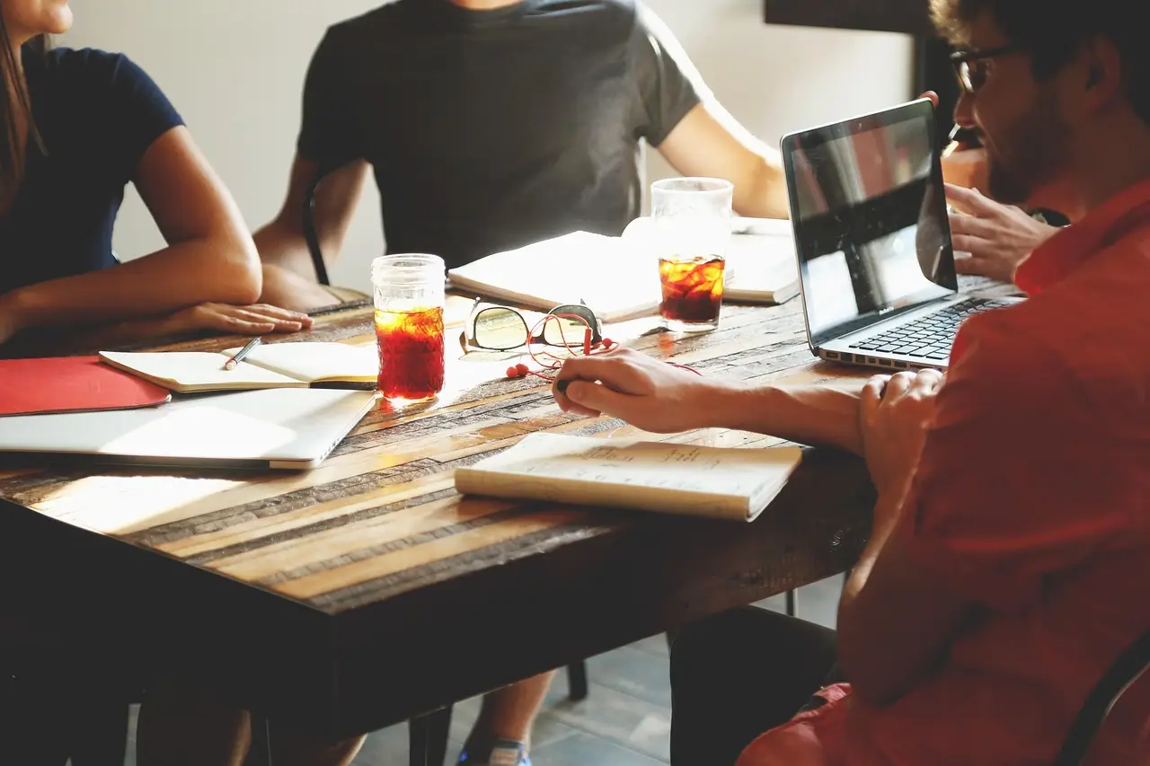 Tactical Solutions For The Biggest AI Search Measurement Challenges via @sejournal, @lorenbaker